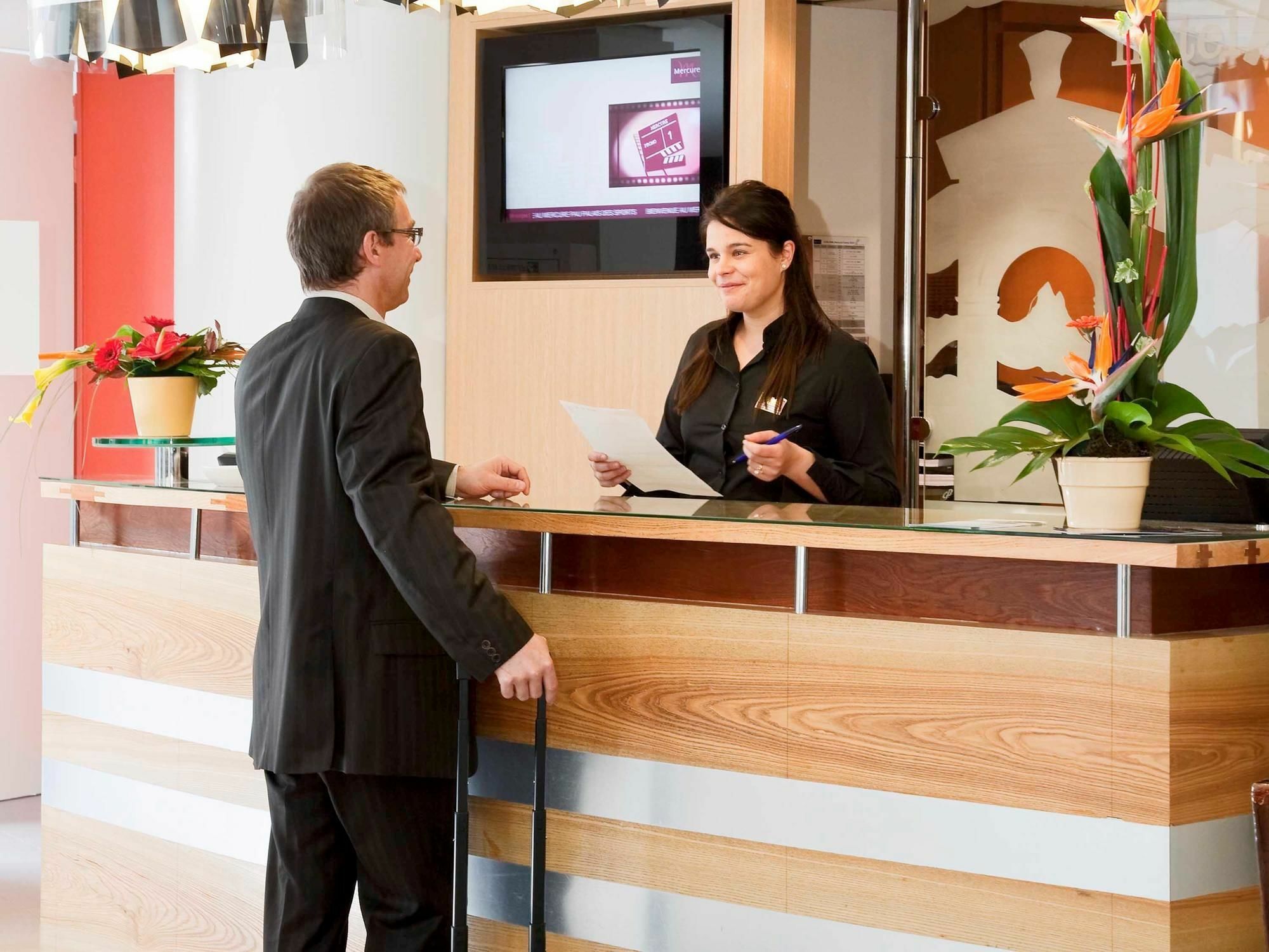 Mercure Pau Palais Des Sports Экстерьер фото