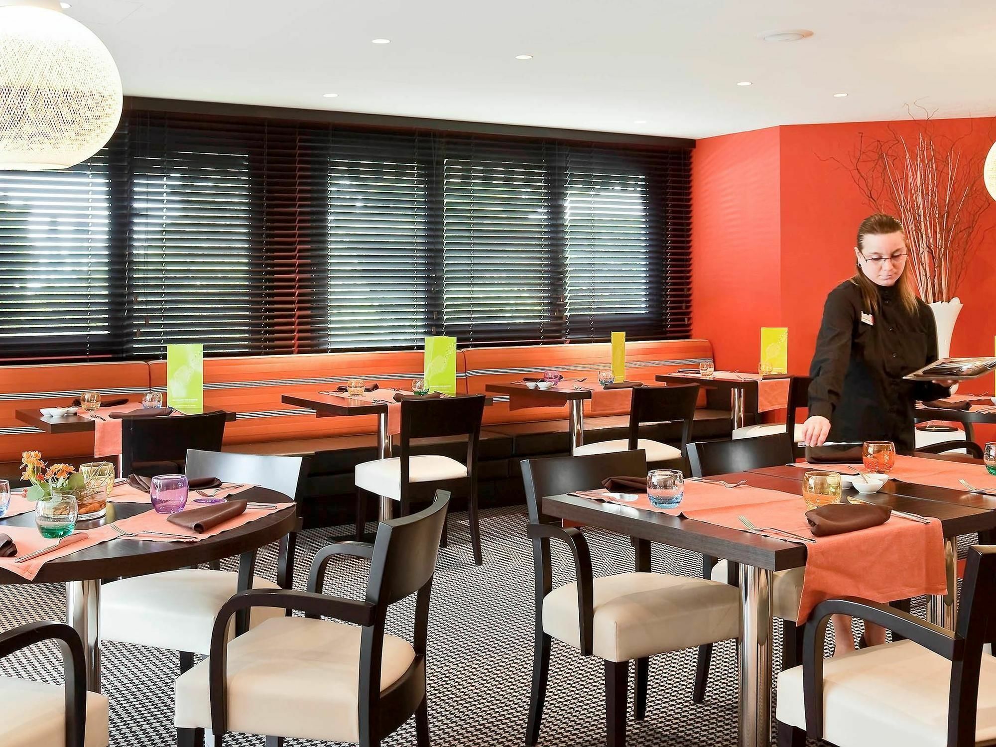 Mercure Pau Palais Des Sports Экстерьер фото